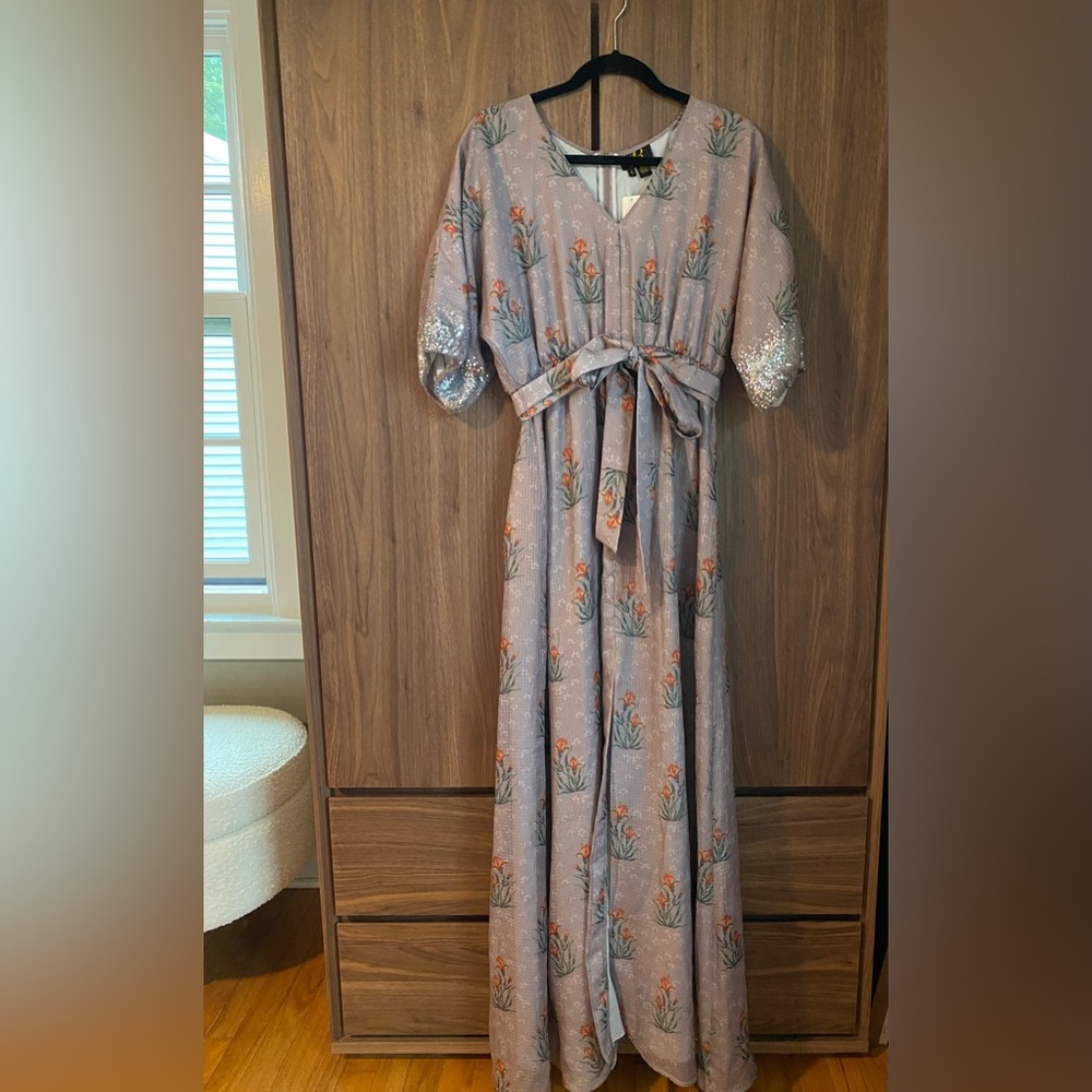 Gorgeous Anthropologie floor length dress ✨